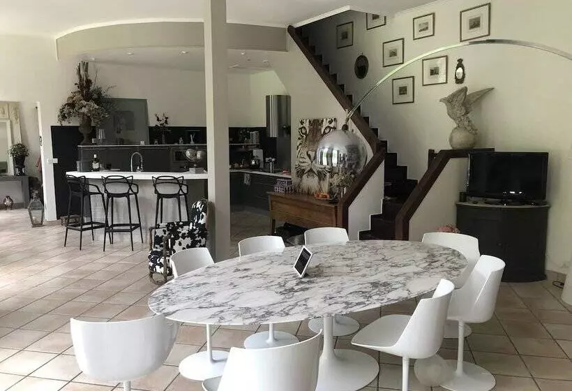 Aamiaismajoitus (B&B) Le Clos Des Fontaines