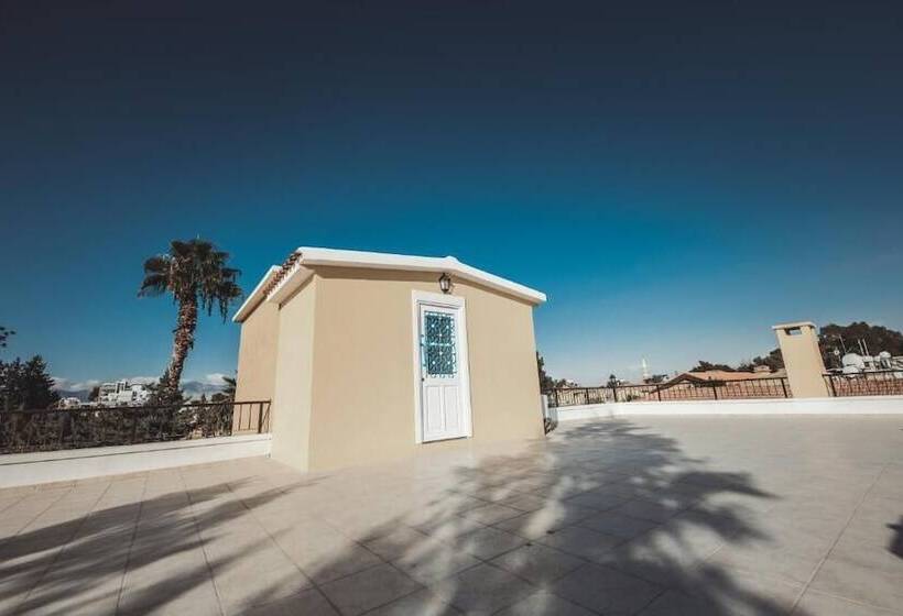 مسافرخانه Nicosia Taskonak Hotel & Restaurant