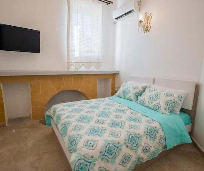 مسافرخانه Nicosia Taskonak Hotel & Restaurant