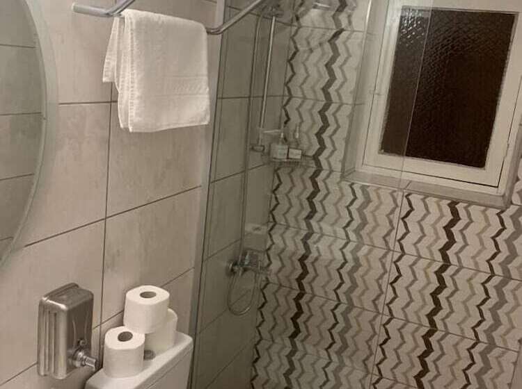 مسافرخانه Nicosia Taskonak Hotel & Restaurant