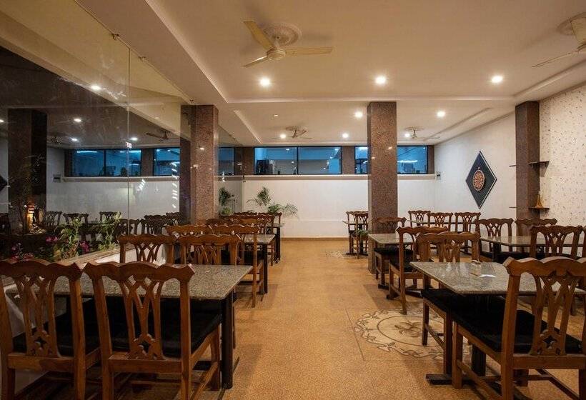 호텔 Fantasy Resort Goa