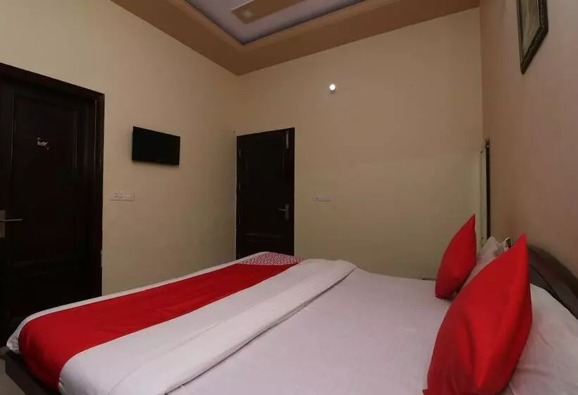 ホテル Gurudham Vrindavan By Oyo Rooms