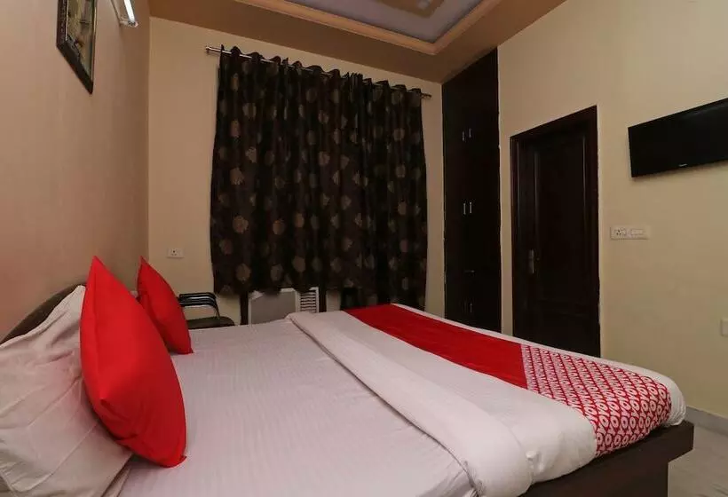 ホテル Gurudham Vrindavan By Oyo Rooms