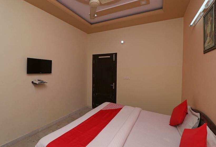 호텔 Gurudham Vrindavan By Oyo Rooms