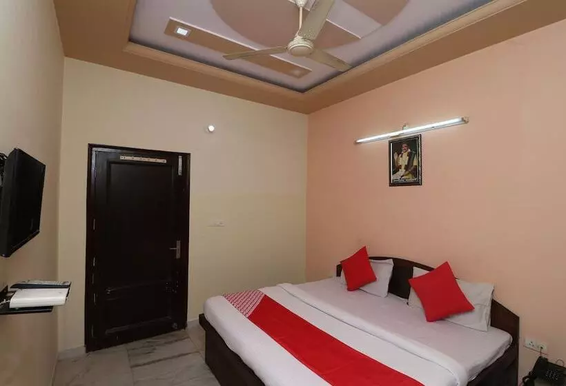 ホテル Gurudham Vrindavan By Oyo Rooms