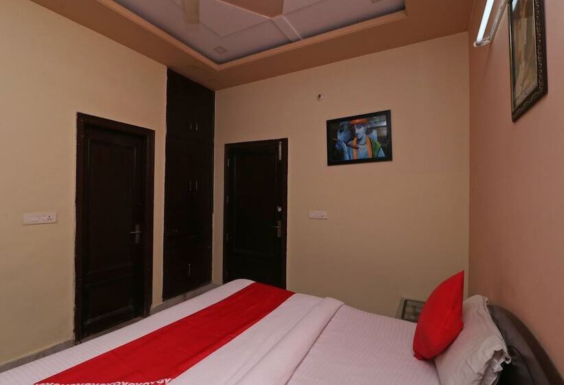 호텔 Gurudham Vrindavan By Oyo Rooms