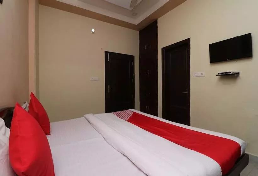 ホテル Gurudham Vrindavan By Oyo Rooms