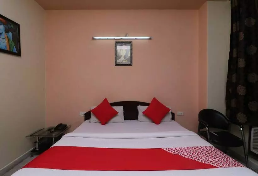ホテル Gurudham Vrindavan By Oyo Rooms