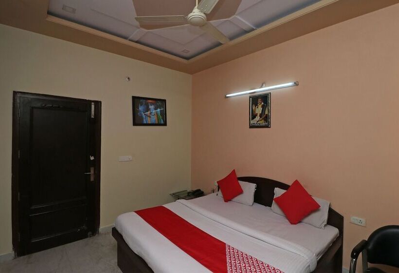 호텔 Gurudham Vrindavan By Oyo Rooms