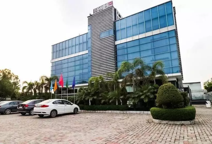 Hotelli La Silver Leaf