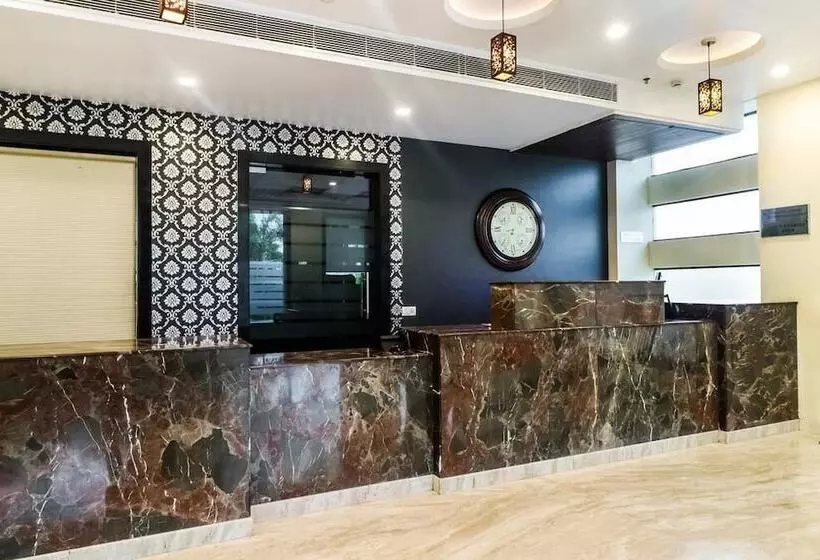 Hotelli La Silver Leaf