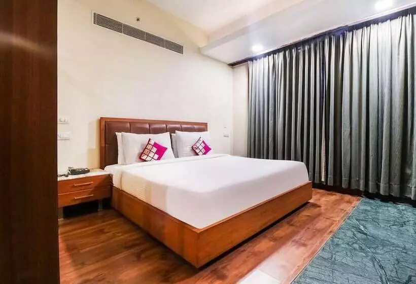 Hotelli La Silver Leaf