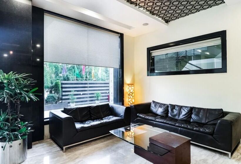 فندق La Silver Leaf