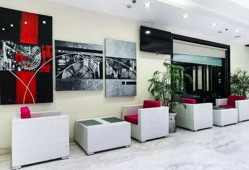 Hotelli La Silver Leaf