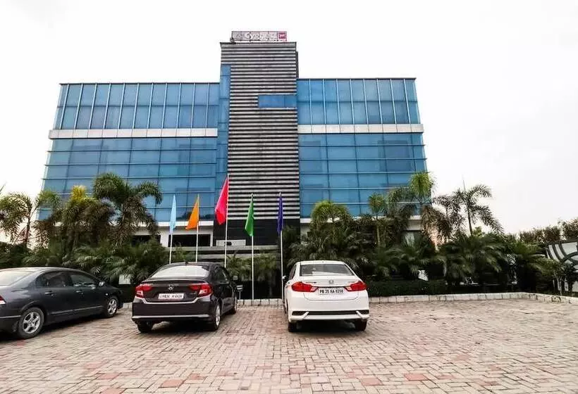 Hotelli La Silver Leaf