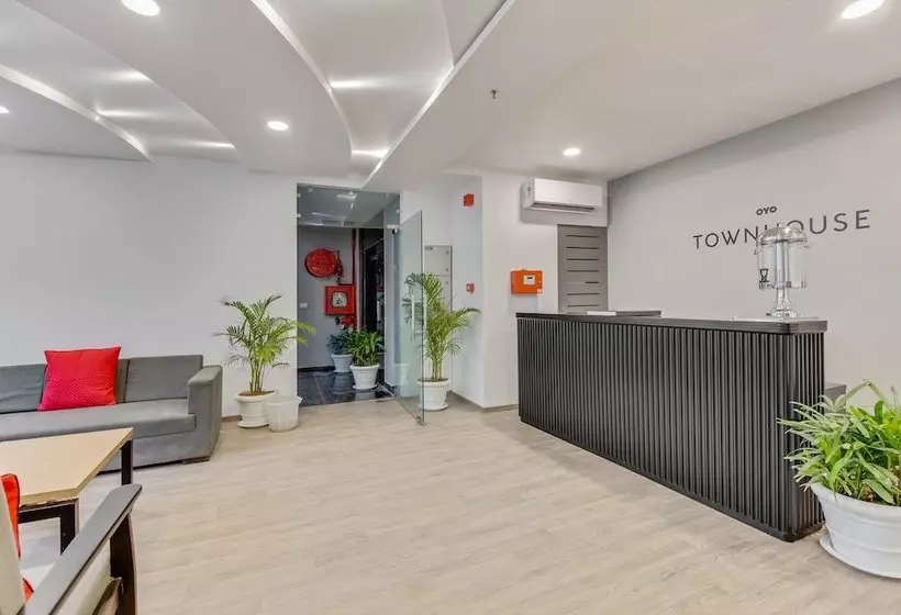 ホテル Super Townhouse Sector 49 Near Logix City Centre