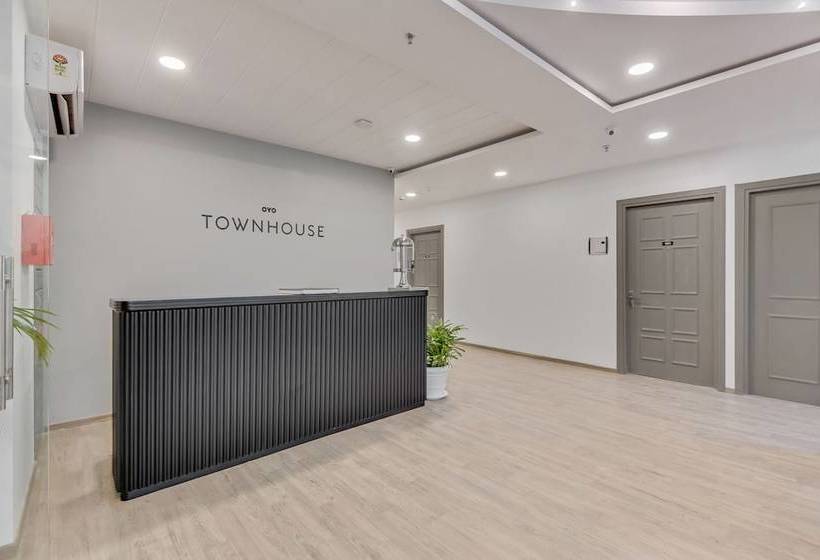 فندق Super Townhouse Sector 49 Near Logix City Centre