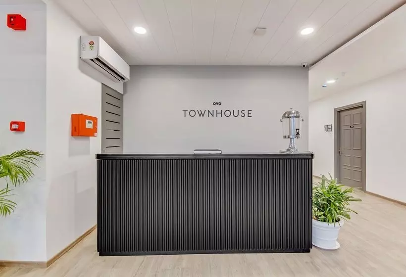 ホテル Super Townhouse Sector 49 Near Logix City Centre