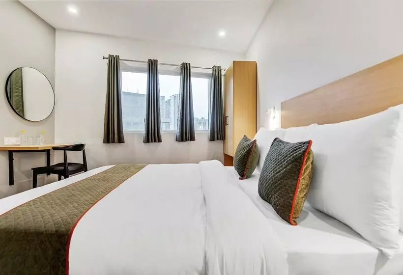 ホテル Super Townhouse Sector 49 Near Logix City Centre