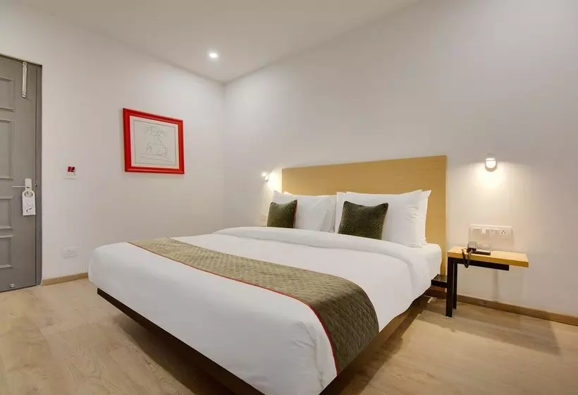 ホテル Super Townhouse Sector 49 Near Logix City Centre