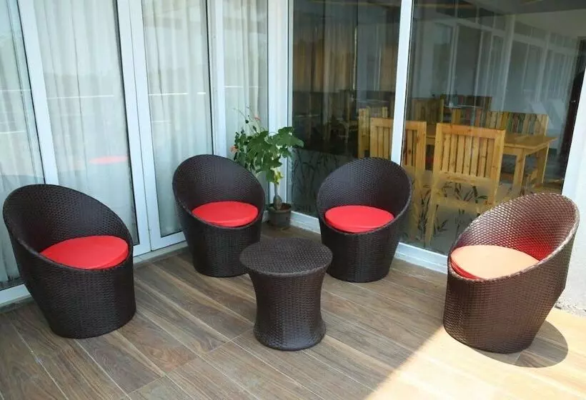 Hotelli The Vana Valley Retreat