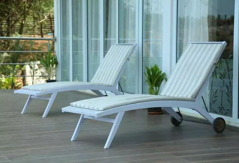 Hotelli The Vana Valley Retreat