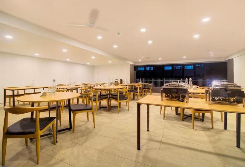 هتل Super Townhouse Balewadi