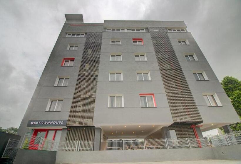 هتل Super Townhouse Balewadi