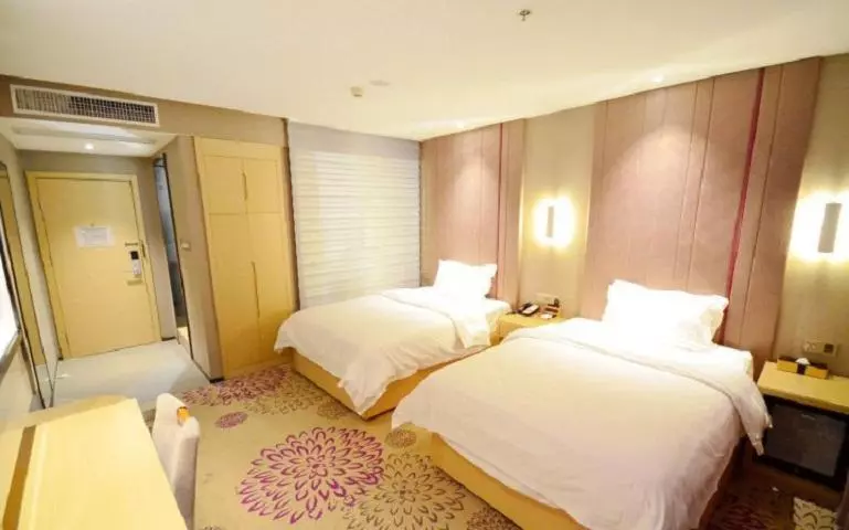 Lavande Hotel Wuhan Nanhu Walmart Store
