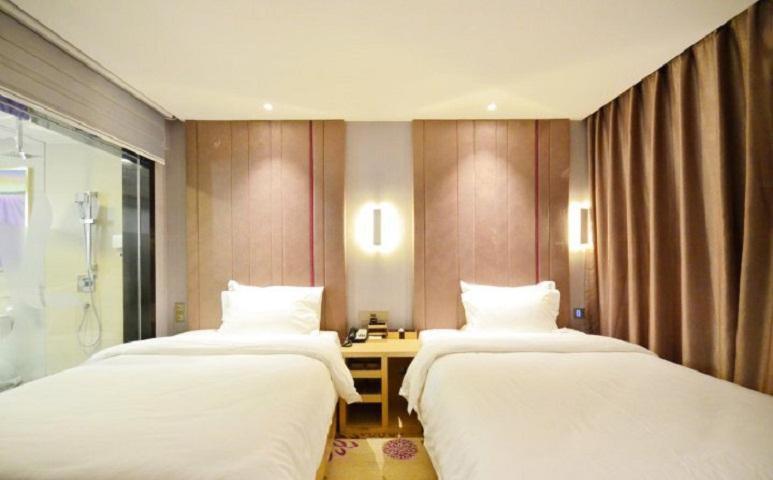 Lavande Hotel Wuhan Nanhu Walmart Store