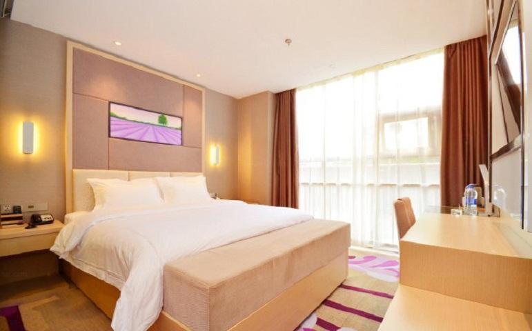 Lavande Hotel Wuhan Nanhu Walmart Store