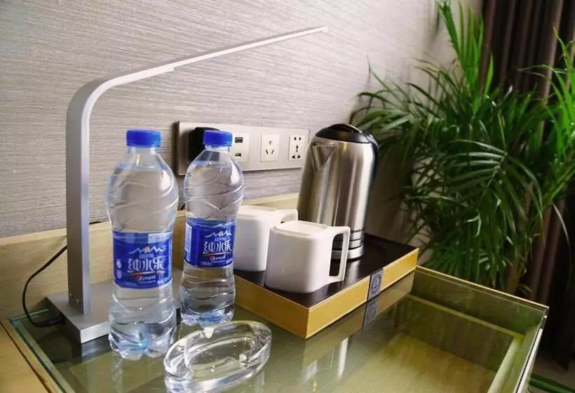 Lavande Hotel Wuhan Nanhu Walmart Store