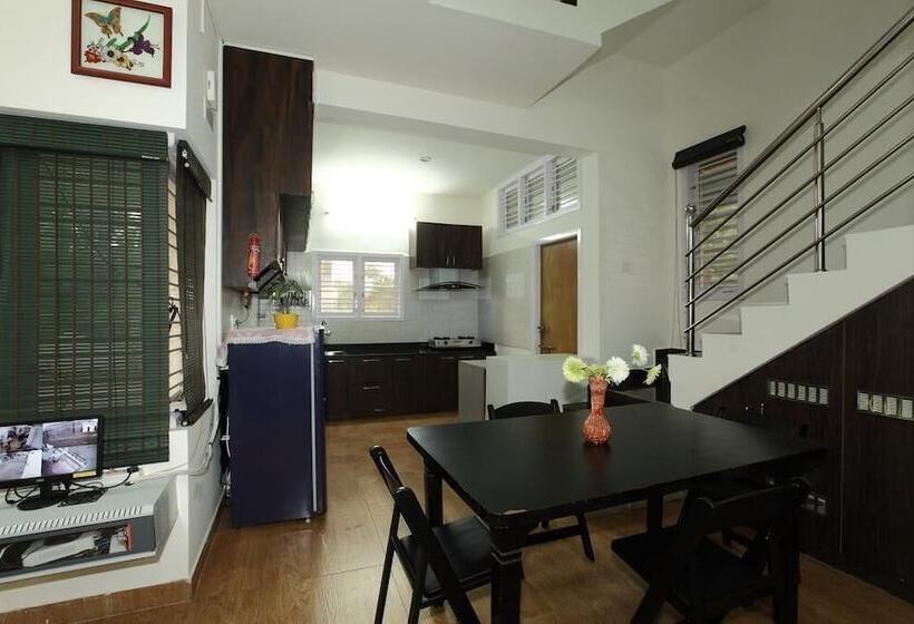 פנסיון Anamala Suburbia Homestay