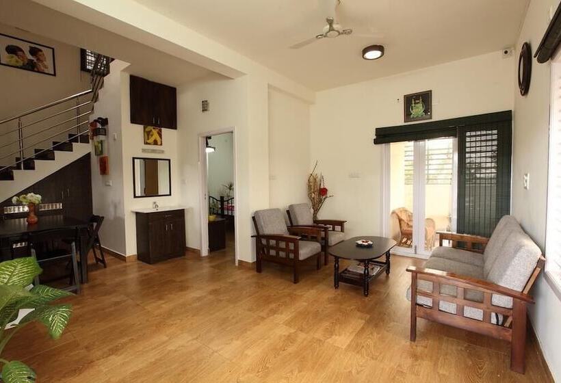 פנסיון Anamala Suburbia Homestay