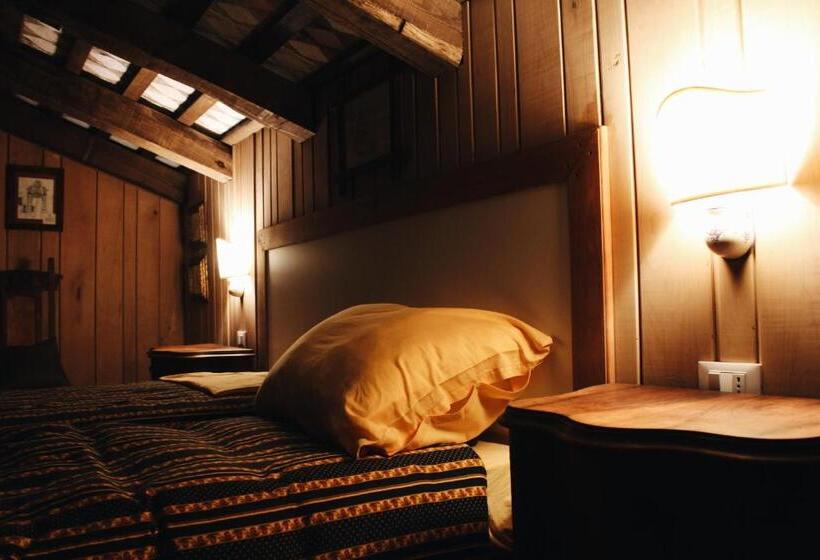 פנסיון Castello Di Ahrensperg