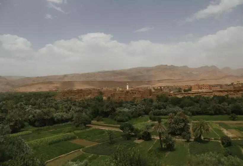 پانسیون Auberge Le Lac Garden Of Eden