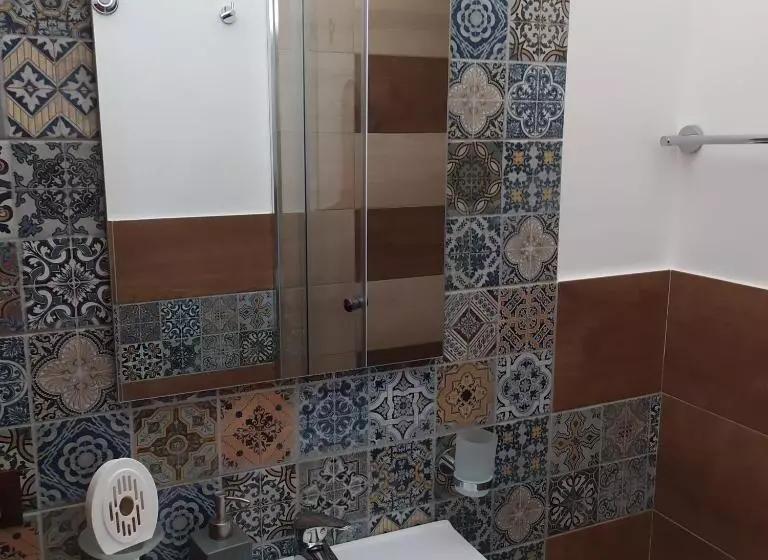 Majatalo Stone House E Casa Vacanze Zia Rosina