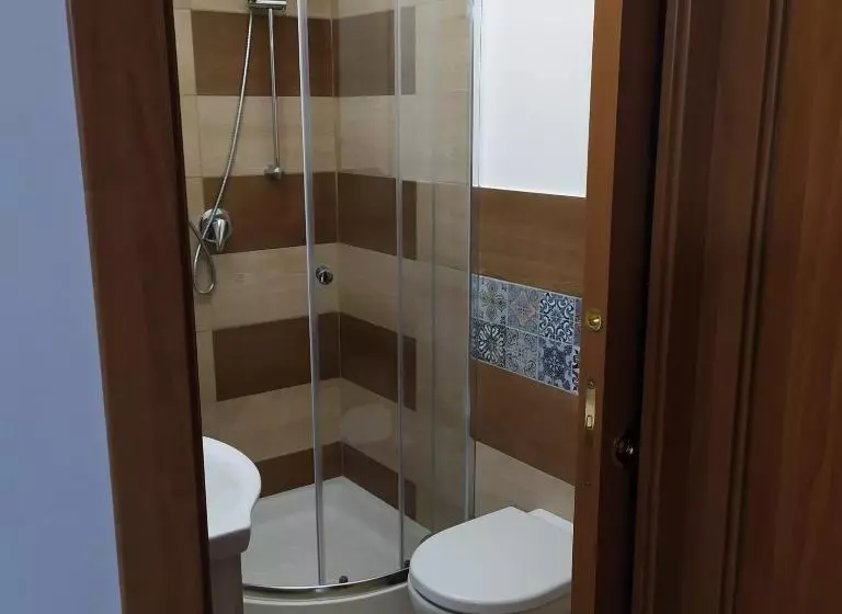 Majatalo Stone House E Casa Vacanze Zia Rosina