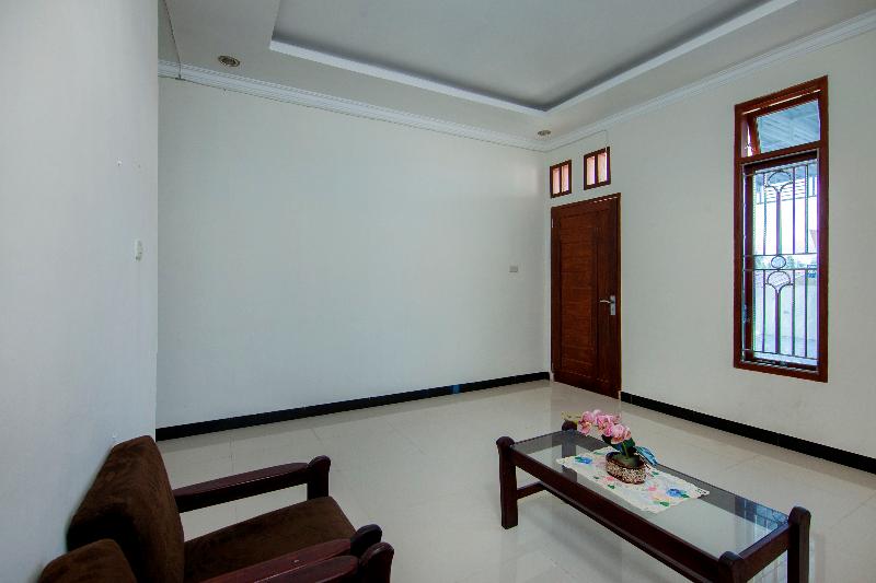 Общежитие Spot On 2220 Pink S Guest House