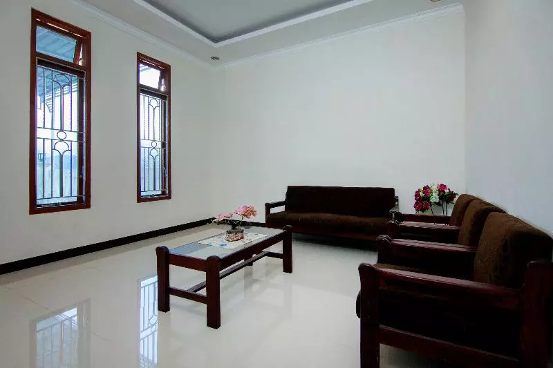 Retkeilymaja Spot On 2220 Pink S Guest House