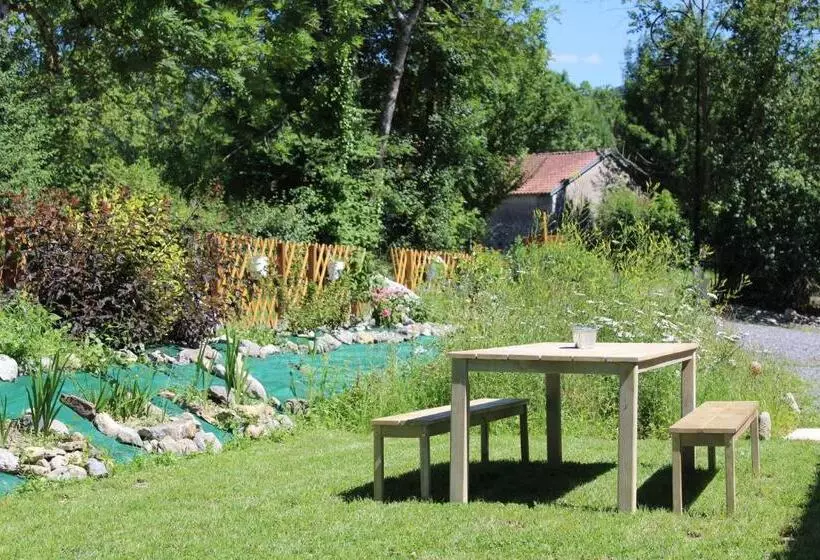 Aamiaismajoitus (B&B) Du Cote De Lacoume