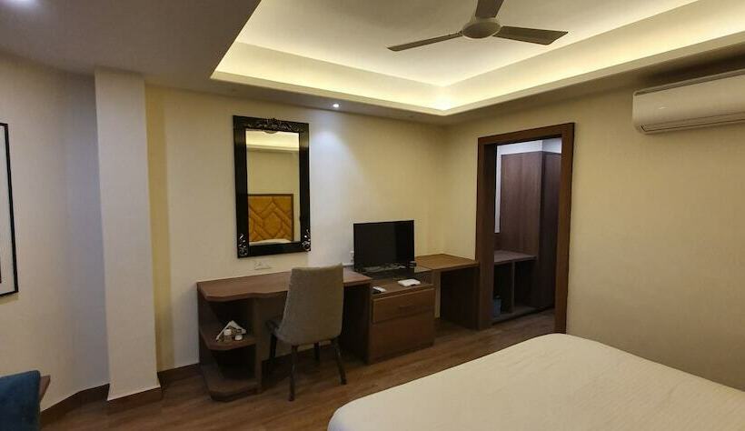 酒店 Ajanta Palace