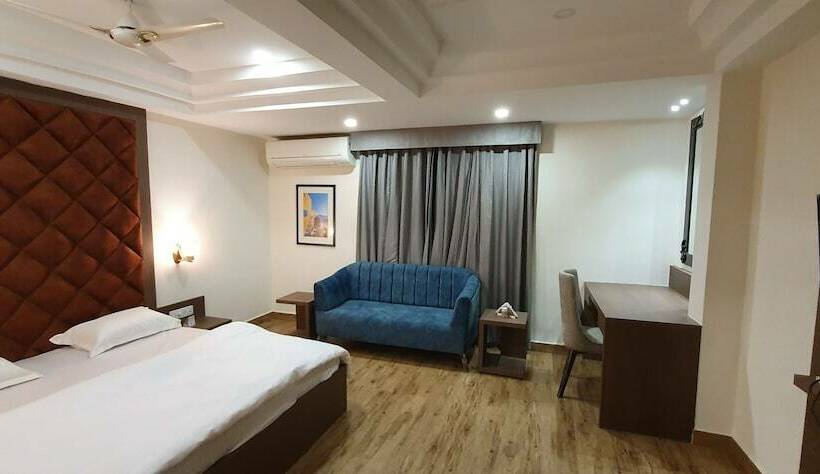 酒店 Ajanta Palace