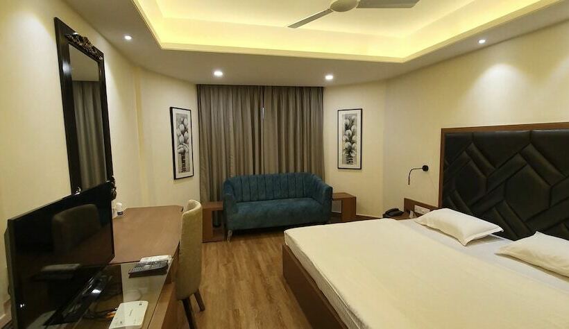 酒店 Ajanta Palace