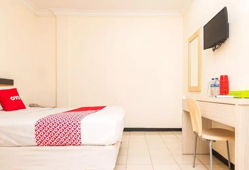 ホテル Laksana Inn By Oyo Rooms