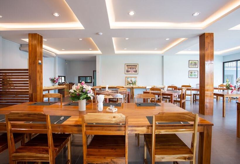 בית מלון כפרי Montoro Resort