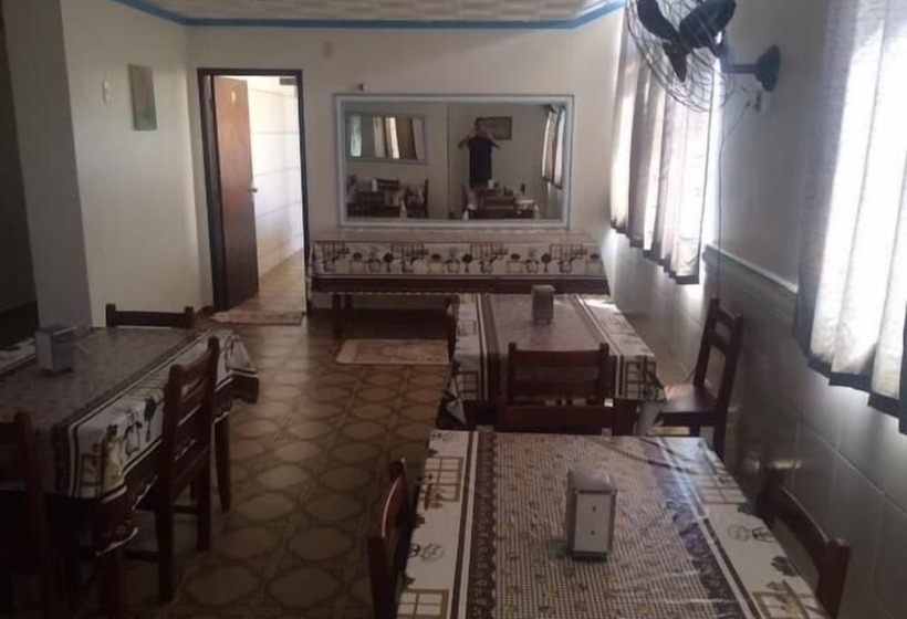 בית מלון כפרי Serrano Palace