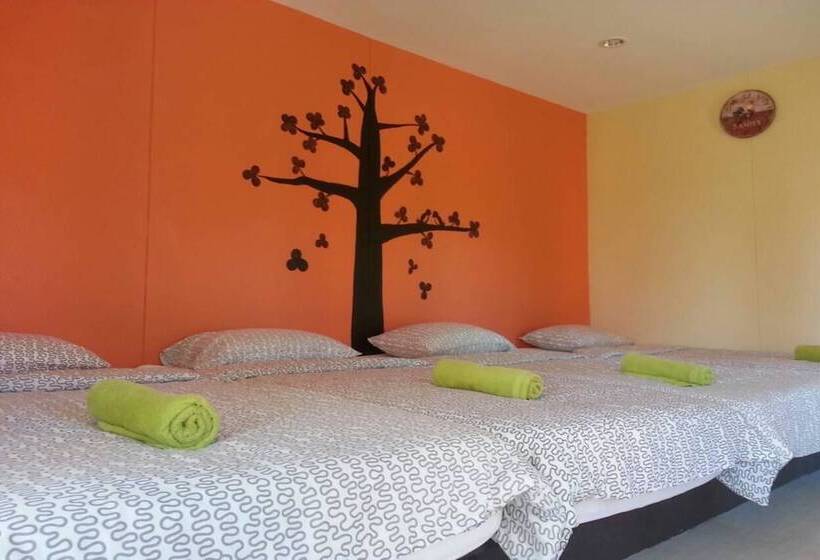 هتل The Toy Art Resort