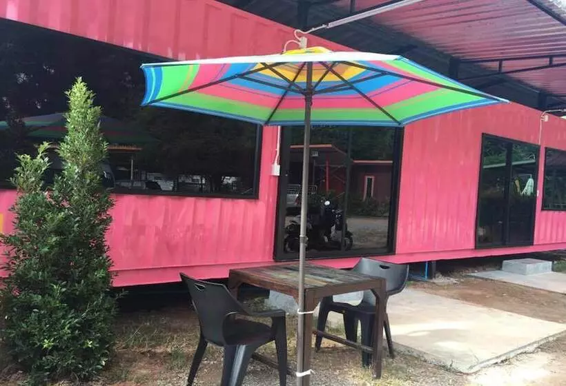 Hotelli The Toy Art Resort