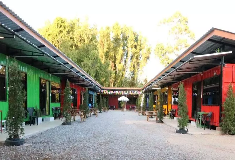 Hotelli The Toy Art Resort